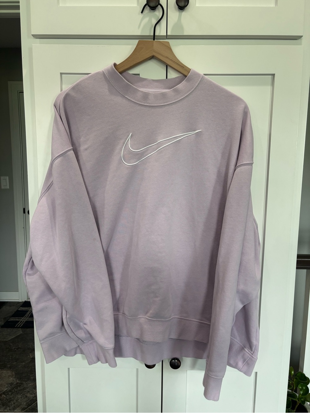 Nike Oversized Lavender Crewneck Sweatshirt White Swoosh Embroidered XL Women